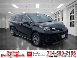 2023 Toyota Sienna LE