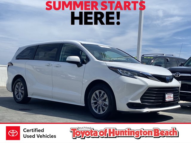 2023 Toyota Sienna LE
