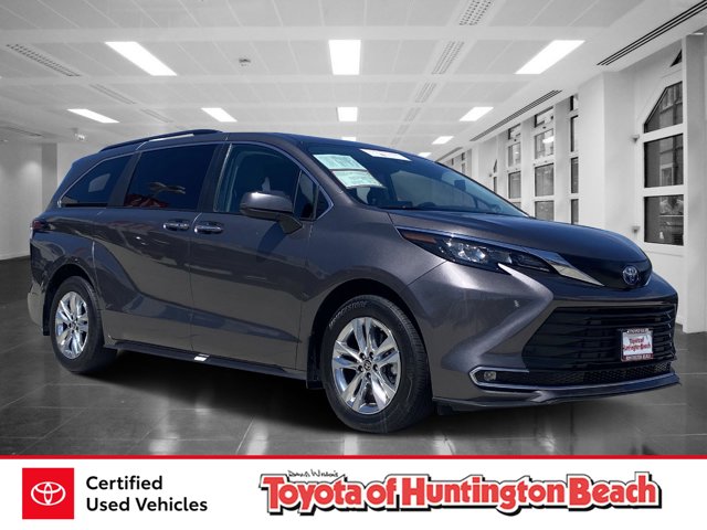 2024 Toyota Sienna XLE