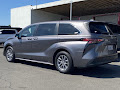 2022 Toyota Sienna LE