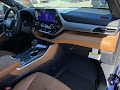 2025 Toyota Highlander Hybrid Platinum