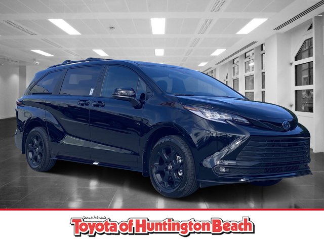 2025 Toyota Sienna Woodland Edition