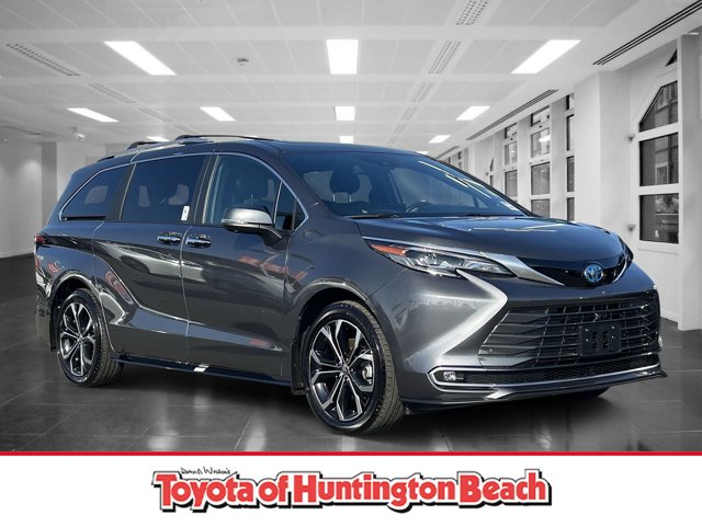 2025 Toyota Sienna Platinum