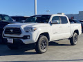 2022 Toyota Tacoma 4WD SR5
