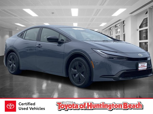 2025 Toyota Prius LE