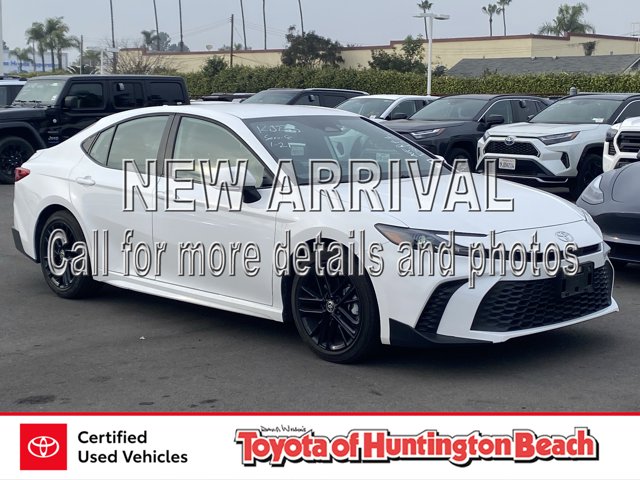 2025 Toyota Camry SE