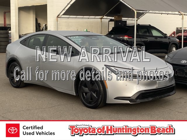 2025 Toyota Prius LE