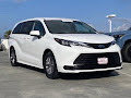 2025 Toyota Sienna LE
