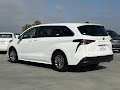 2025 Toyota Sienna LE