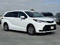 2025 Toyota Sienna LE