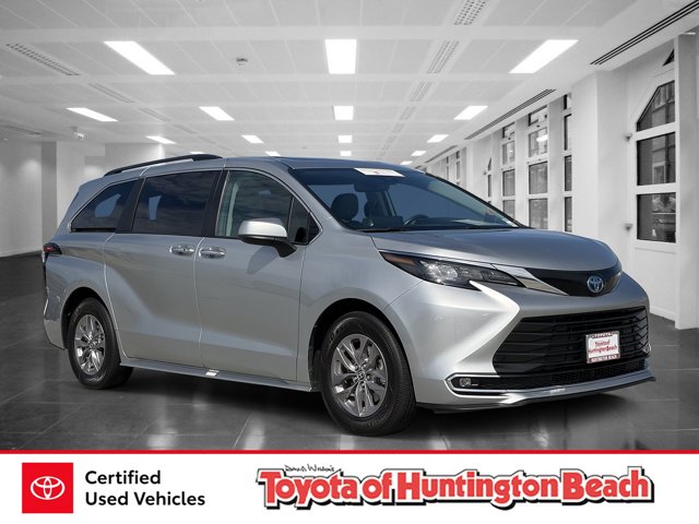 2024 Toyota Sienna XLE