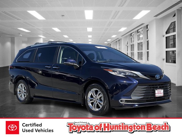 2023 Toyota Sienna Platinum