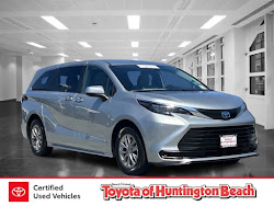 2025 Toyota Sienna LE