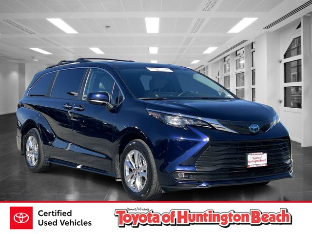 2025 Toyota Sienna XLE