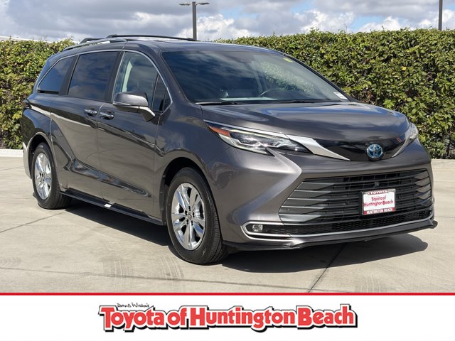 2024 Toyota Sienna Platinum
